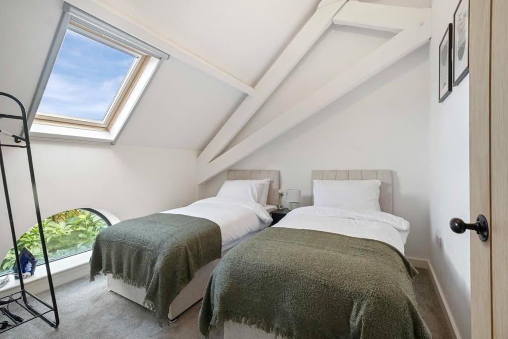 Lux Barn Conversion In * Frodsham